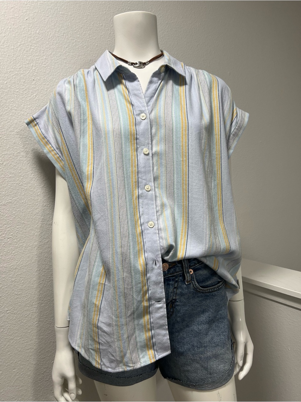 NWT - Eddie Bauer Women’s short-sleeve Striped Button-up Shirt Blue Yellow - L